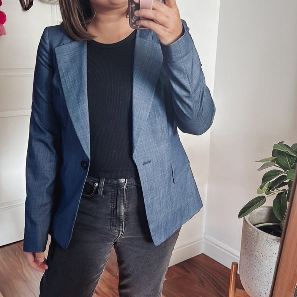LAFAYETTE148 New York Wool Blend Blazer. Size 2